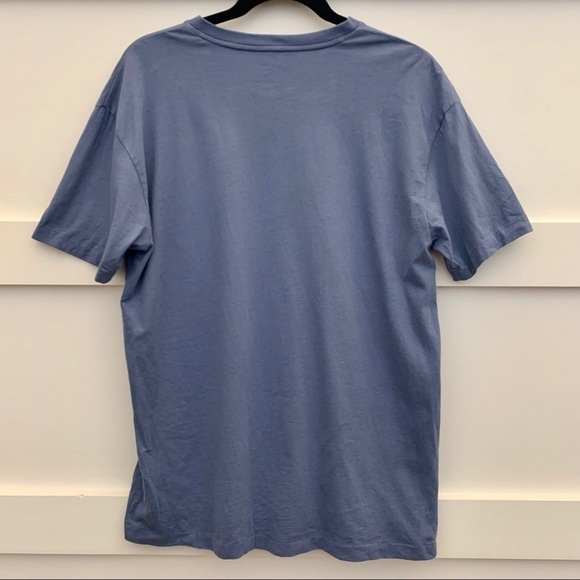 NWOT Men’s V-Neck Denim Blue Polo Logo Tshirt Minimalist Tennis Preppy Classic S - Picture 6 of 6